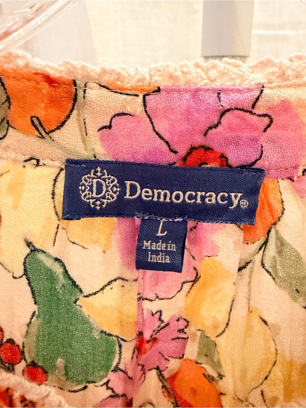 DEMOCRACY NEW WITHOUT TAGS Citrus and Floral Pintuck Blouse in MULTICOLOR SIZE L - Picture 2 of 9